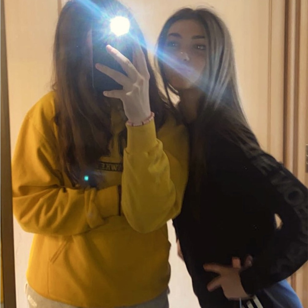 Meet your Posher, Julia